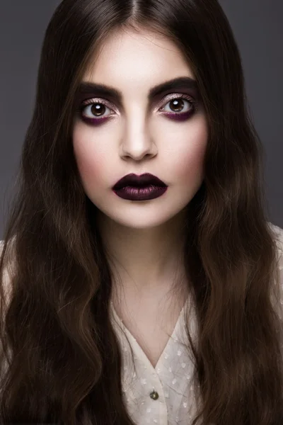 Beauty Fashion Model Girl with Dark Make up. — Stock Photo, Image