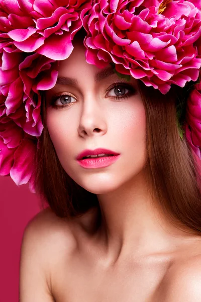 Květina styl portrét mladé krásy — Stock fotografie
