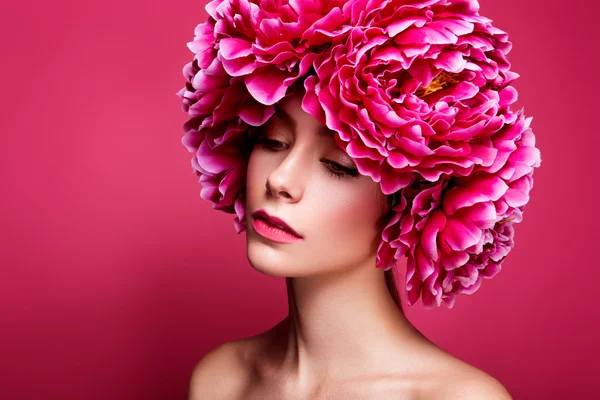 Flower style portrait of a young beauty — Stock Photo, Image