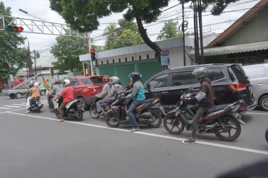 Kediri, Doğu Java, Endonezya - 16 Şubat 2021: Doğal bir geçmişe sahip araç