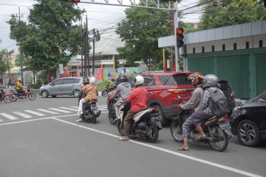Kediri, Doğu Java, Endonezya - 16 Şubat 2021: Doğal bir geçmişe sahip araç