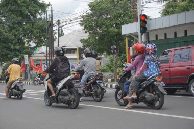 Kediri, Doğu Java, Endonezya - 16 Şubat 2021: Doğal bir geçmişe sahip araç