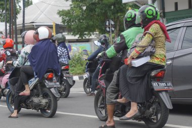 Kediri, Doğu Java, Endonezya - 16 Şubat 2021: Doğal bir geçmişe sahip araç