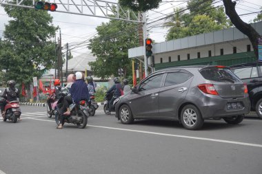 Kediri, Doğu Java, Endonezya - 16 Şubat 2021: Doğal bir geçmişe sahip araç