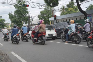 Kediri, Doğu Java, Endonezya - 16 Şubat 2021: Doğal bir geçmişe sahip araç