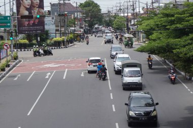 Kediri, Doğu Java, Endonezya - 16 Şubat 2021: Doğal bir geçmişe sahip araç