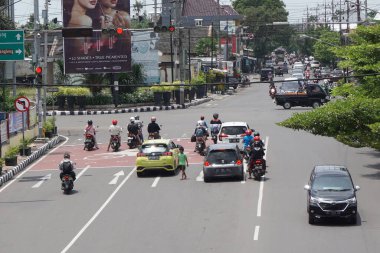 Kediri, Doğu Java, Endonezya - 16 Şubat 2021: Doğal bir geçmişe sahip araç