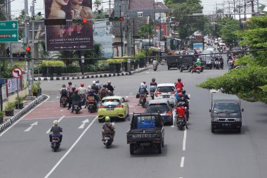 Kediri, Doğu Java, Endonezya - 16 Şubat 2021: Doğal bir geçmişe sahip araç