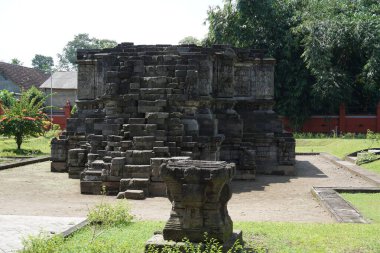 Kediri, Doğu Java Endonezya - 15 Mart 2021: Kediri, Doğu Java Endonezya 'daki surowono tapınağı