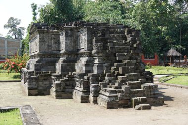 Kediri, Doğu Java Endonezya - 15 Mart 2021: Kediri, Doğu Java Endonezya 'daki surowono tapınağı