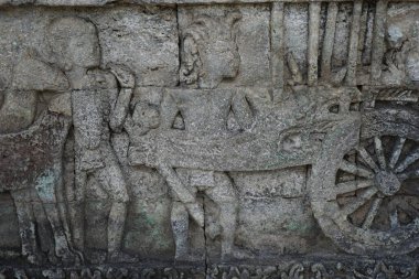 Blitar, Doğu Java, Endonezya - 25 Nisan 2021: Penataran Tapınağı, Blitar, Doğu Java Endonezya taşı üzerindeki antik rahatlama