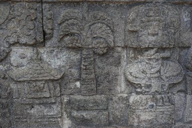 Blitar, Doğu Java, Endonezya - 25 Nisan 2021: Penataran Tapınağı, Blitar, Doğu Java Endonezya taşı üzerindeki antik rahatlama