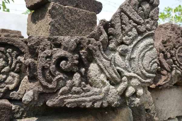 ブライター 東ジャワ インドネシア 2021年4月25日 Simping寺に石を彫る シンピング寺院はラーデン ウィジャヤの墓です マジャパヒットの王 — ストック写真