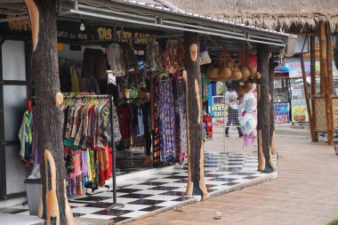 Malang 'daki Sawah Pujon Kidul Kafe' nin doğal turizmi. Cafe Sawah doğal turizm.