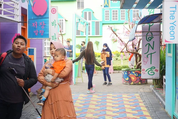 Flora San Terra Malang Şehri, Doğu Java, Endonezya