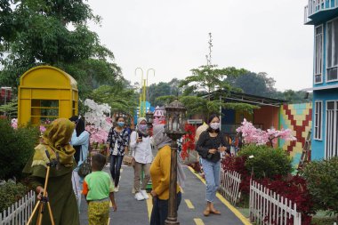 Ngancar, Kediri, Doğu Java, Endonezya 'daki Kota Mungil' de renkli bir bina.