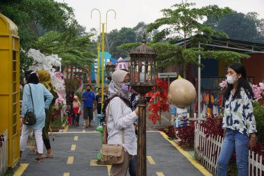 Ngancar, Kediri, Doğu Java, Endonezya 'daki Kota Mungil' de renkli bir bina.