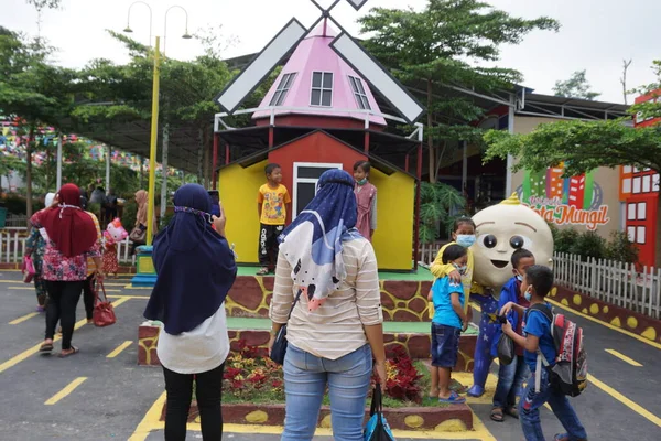 Vue Bâtiment Coloré Sur Kota Mungil Ngancar Kediri Java Oriental — Photo