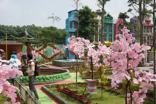 印度尼西亚东爪哇Kediri Ngancar Kota Mungil多彩的建筑 — 图库照片