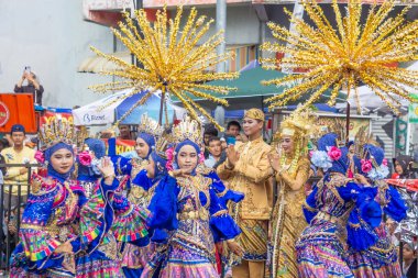 Ratu kota jakarta dance at 4th BEN Carnival. This dance depicts a confident woman in the midst of the sparkling city.
