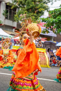 Boboka mangkup dance from West Java at 4th BEN Carnival. This dance symbolizes the meaning of life and food security through rice baskets.