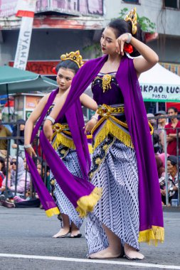 Lengger gunung sari from Central Java on the 4th BEN Carnival. This dance is a form of gratitude after a big harvest.