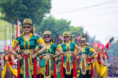 Angguk dance from jogjakarta at 4th BEN carnival. This dance is an expression of gratitude for the rice harvest and an invitation to do good.
