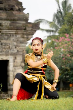 Ajeg punggawi dansı. Endonezya 'nın geleneksel danslarından biri..