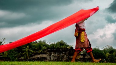 Bumi laya ika tantra adi raja dansı. Bumi Laya Ika Tantra Adi Raja 