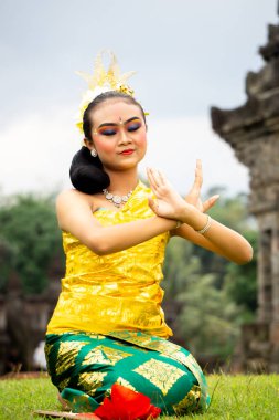 Mutiara Nusantara dansı. Bu dans kültürel çeşitlilikteki birlik ve birlikteliği tasvir eder..