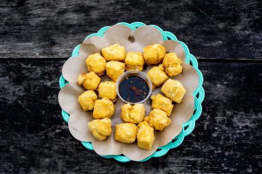 Sıcak soya soslu kızarmış tofu (sambal kkapap))