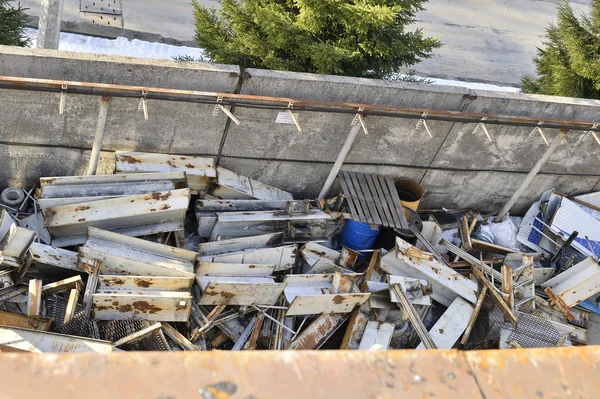 金属廃棄物の保管 — ストック写真