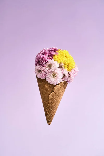 Grote bloemen boeket voor moeder op 8 maart — Stockfoto