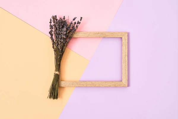 Frame met bloemen op 8 maart — Stockfoto