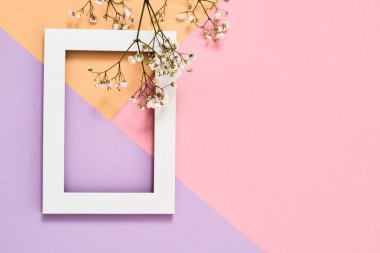 8 Mart için fotoğraf çerçeveli güzel kompozisyon