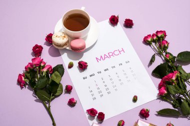 8 Mart bayramı için güzel bir masa.