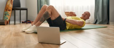 Koç müşteriler için çevrimiçi eğitim yürütüyor