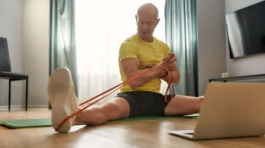 Koç ayrılıp antrenman yapıyor.