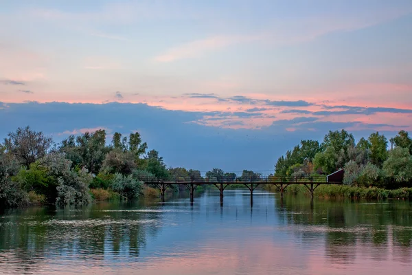 Paisaje del amanecer con estepa y río —  Fotos de Stock