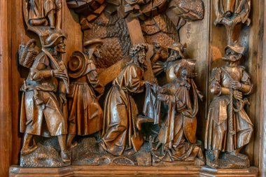 Oymalar ahşap altar