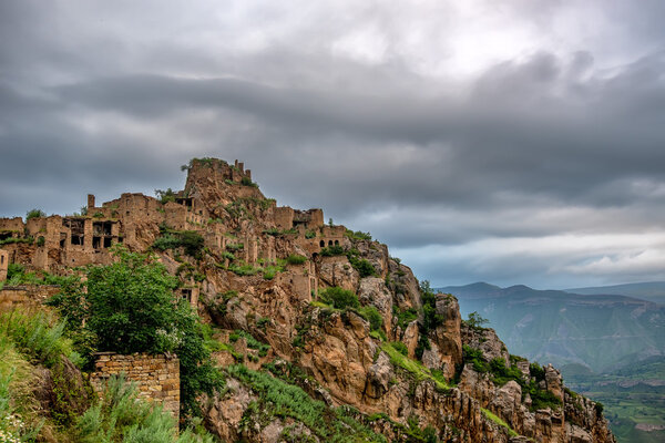Заброшенное село Гамсутль в Дагестане

