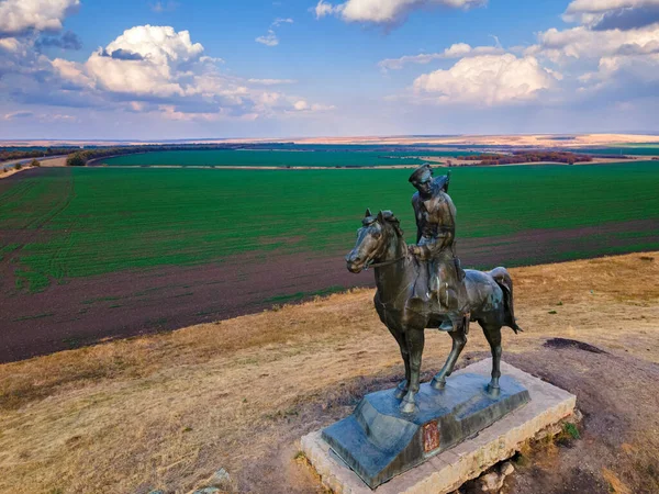 KRUZHILINSKIY, RUSSIA - CIRCA OCTOBER, 2020: Monument to Don Cossack — стоковое фото