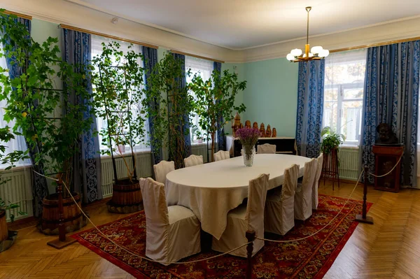 VESHENSKAYA, RUSSIA - CIRCA OTTOBRE 2020: sala da pranzo di Sholokhov Estate — Foto Stock
