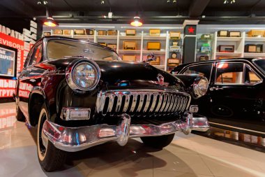 KAMENSK-SHAKHTINSKY, RUSSIA - 25 EKİM 2020: siyah GAZ-21 Volga