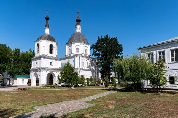 Starý Starocherkassk Efremovský klášter v letní den — Stock fotografie