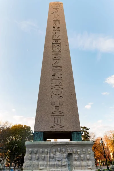 Ägyptischer Obelisk Karnak auf dem Sultan-Ahmet-Platz — Stockfoto