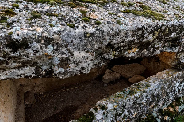 希拉波利斯古城内克罗波利斯破碎的古石棺 — 图库照片