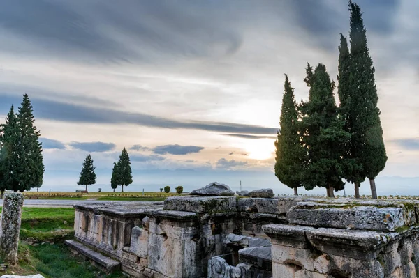 Nekropolisz Hierapolis ősi város táj őszi kilátás — Stock Fotó