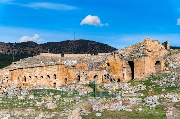 Ruïnes van de oude stad Hierapolis in Turkije — Stockfoto