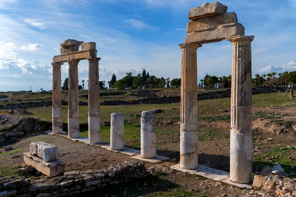 Ruinen der antiken Stadt Hierapolis in der Türkei — Stockfoto